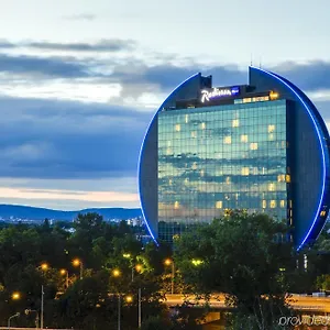 Отель Radisson Blu Frankfurt